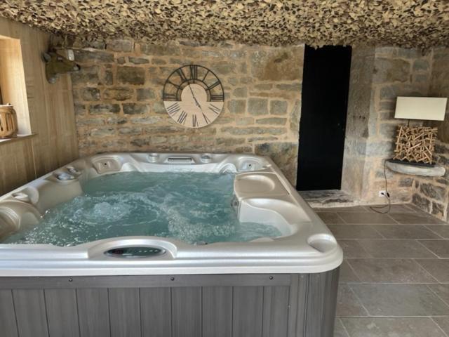 Agreable Chambre D Hote Avec Piscine Et Jacuzzi Thégra Exteriör bild